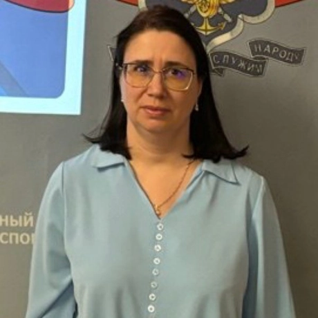 Петух Елена
