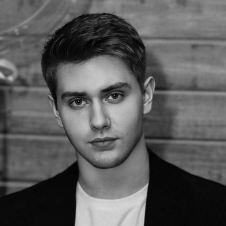 Двигун Александр