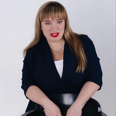 Хомякова Анна