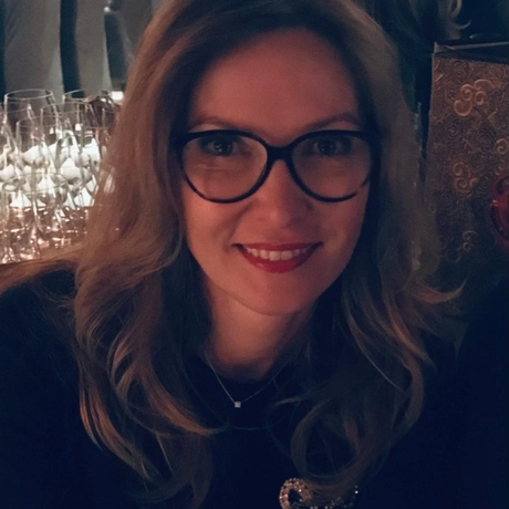 Минакова Елена