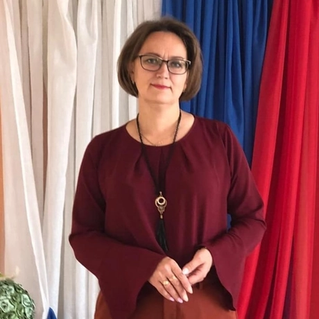 Холопова Елена