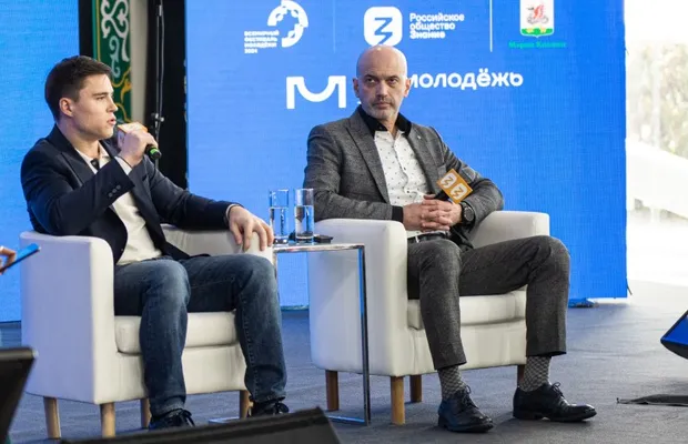 Изображение новости: «За фиджитал-спортом будущее»: Азат Кадыров и Никита Нагорный рассказали об успехе Игр Будущего участникам марафона Знание.Первые
