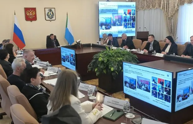 Изображение новости: «Заинтересовывать, вдохновлять и мотивировать»: в Хабаровском крае состоялось заседание набсовета Российского общества «Знание»
