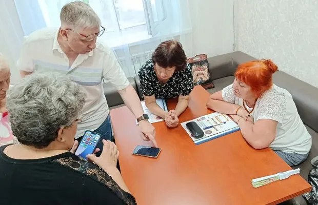 Изображение новости: Российское общество «Знание» провело лекции для старшего поколения в Омской области и Ненецком автономном округе