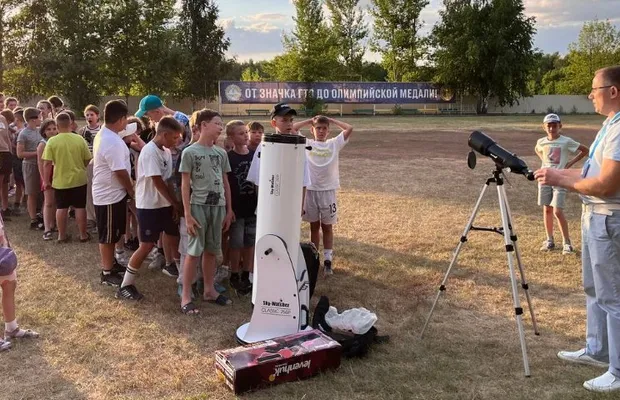Изображение новости: Школьникам Саратовской области рассказали для чего нужно исследовать Луну