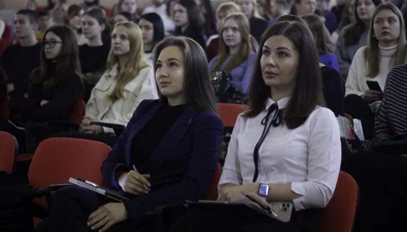 Обложка новости: Работа, креатив и бизнес стали темами молодежного карьерного форума Российского общества «Знание» в Ленобласти