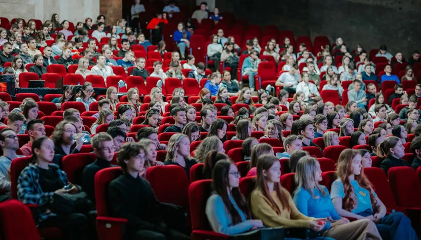 Обложка новости: Мы помним и гордимся: Российское общество «Знание» проведет кинопоказы документально-патриотических фильмов по всей стране