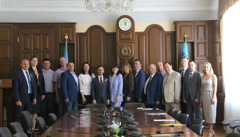 Обложка новости: Российское общество «Знание» и десять вузов Донбасса подписали соглашение о сотрудничестве