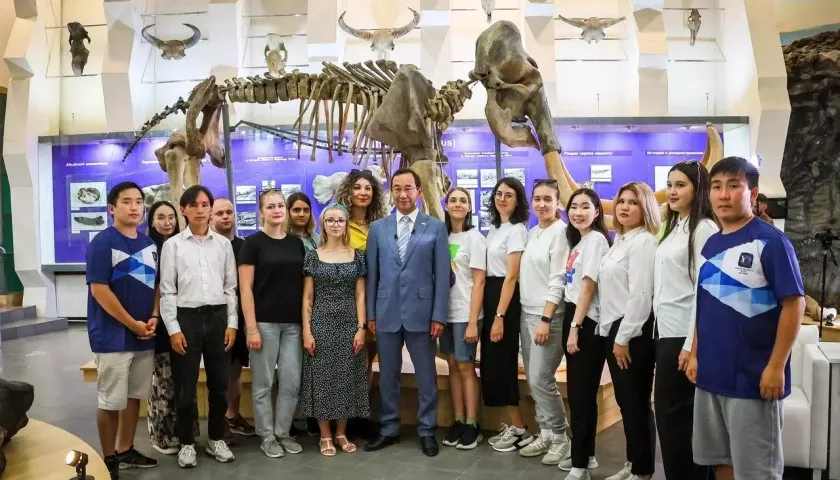 Обложка новости: Российское общество «Знание» организовало лекцию-экскурсию для студентов с Главой Республики Саха (Якутия)